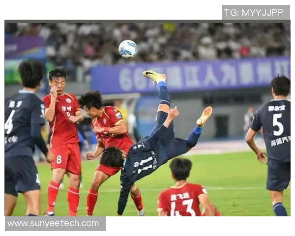 戴伟浚精彩远射助力深圳新鹏城再创辉煌展现足球魅力与团队精神 戴伟浚精彩远射助力深圳新鹏城再创辉煌展现足球魅力与团队精神