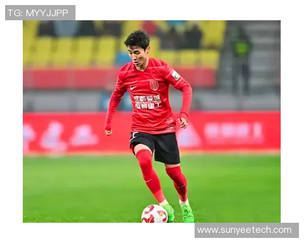 韦世豪精彩助攻助力队友破门展现团队合作精神 韦世豪精彩助攻助力队友破门展现团队合作精神