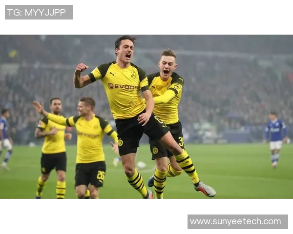 拜仁横扫多特!慕尼黑豪取胜利,独霸德甲联赛! 拜仁横扫多特!慕尼黑豪取胜利,独霸德甲联赛!