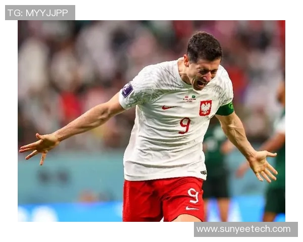 荷兰队憾失晋级,波兰队黯然出局:足球场上的泪与笑 荷兰队憾失晋级,波兰队黯然出局:足球场上的泪与笑